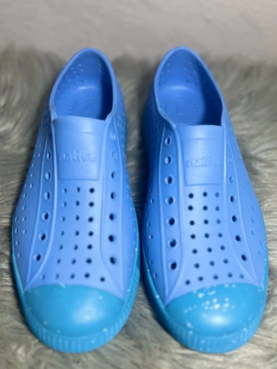 Native Jefferson SlipOn RESTING BLUE/ BRILLIANT BLUE/ SHELL SPECKLES Size J4 - Picture 6 of 10